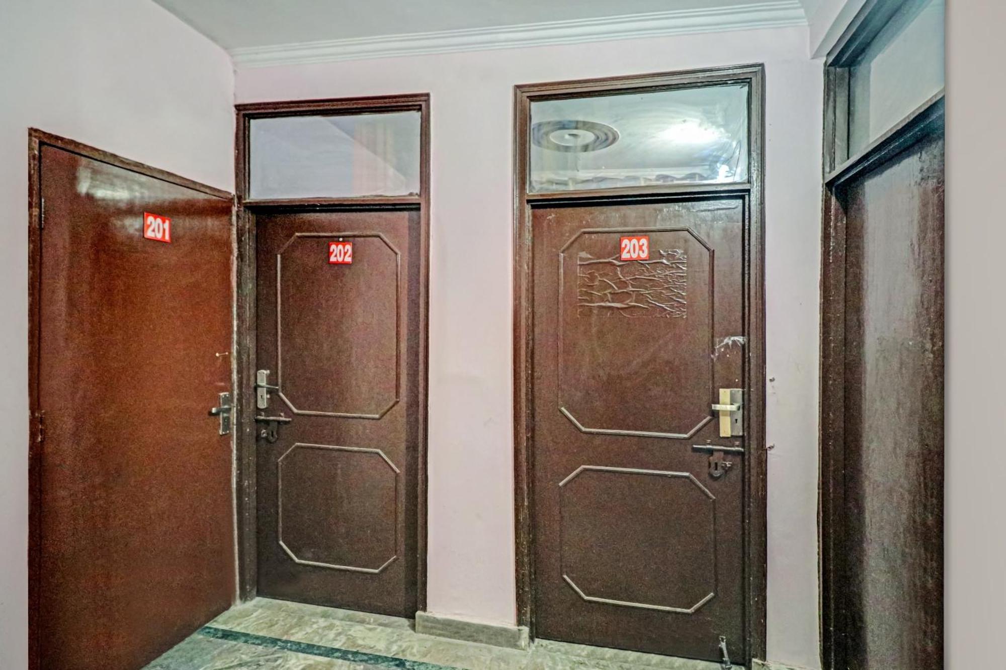 Hotel O Rj Villa Indirapuram Buitenkant foto