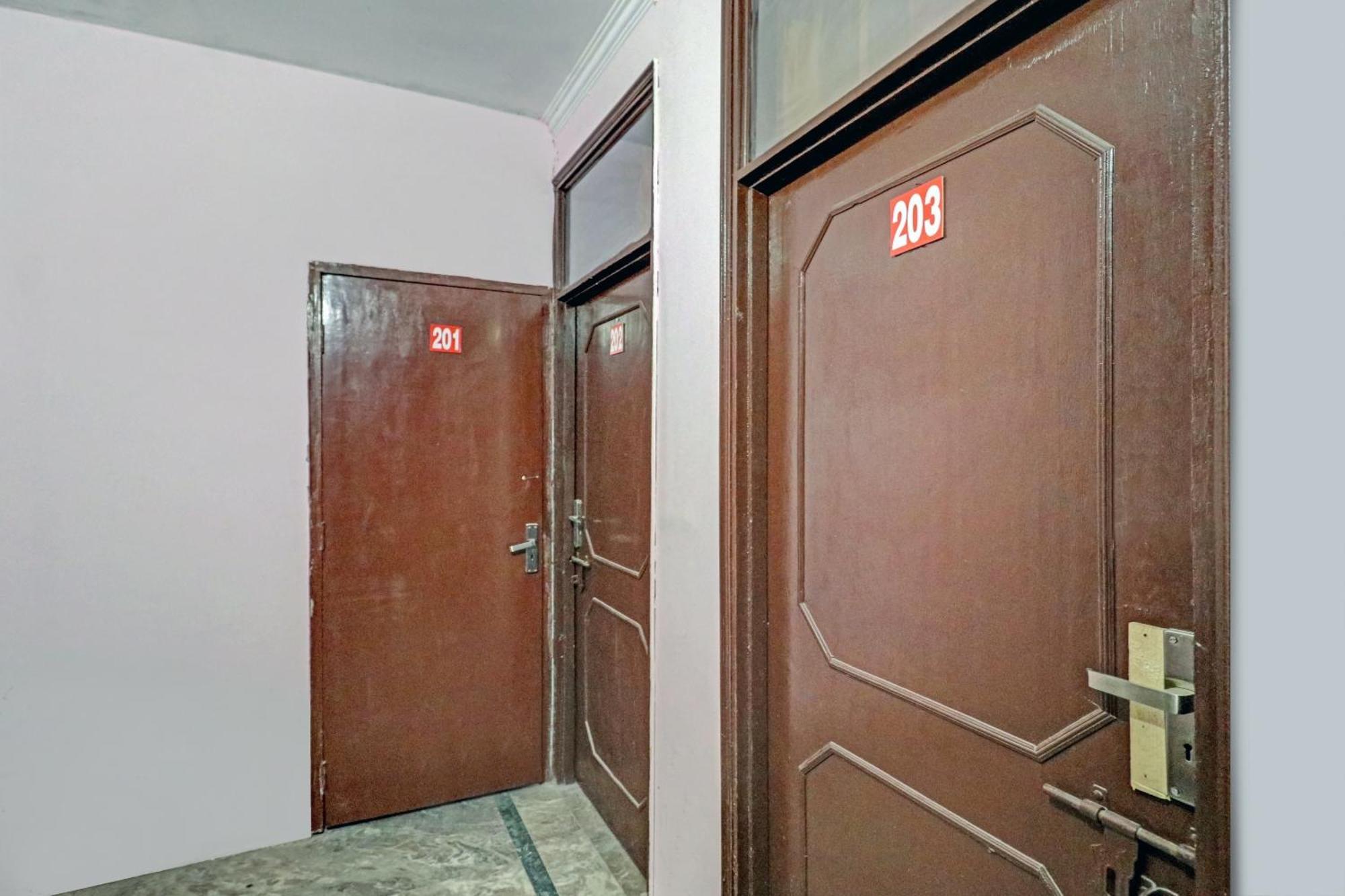 Hotel O Rj Villa Indirapuram Buitenkant foto